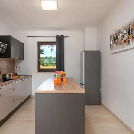 Holiday home Re *