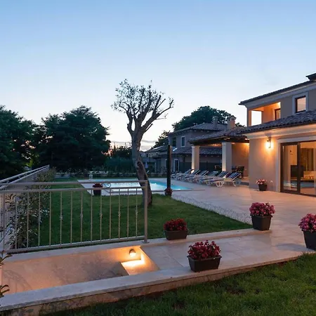 Holiday home Re *