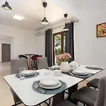 Re بيت للعطل *