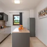 بيت للعطل Re *
